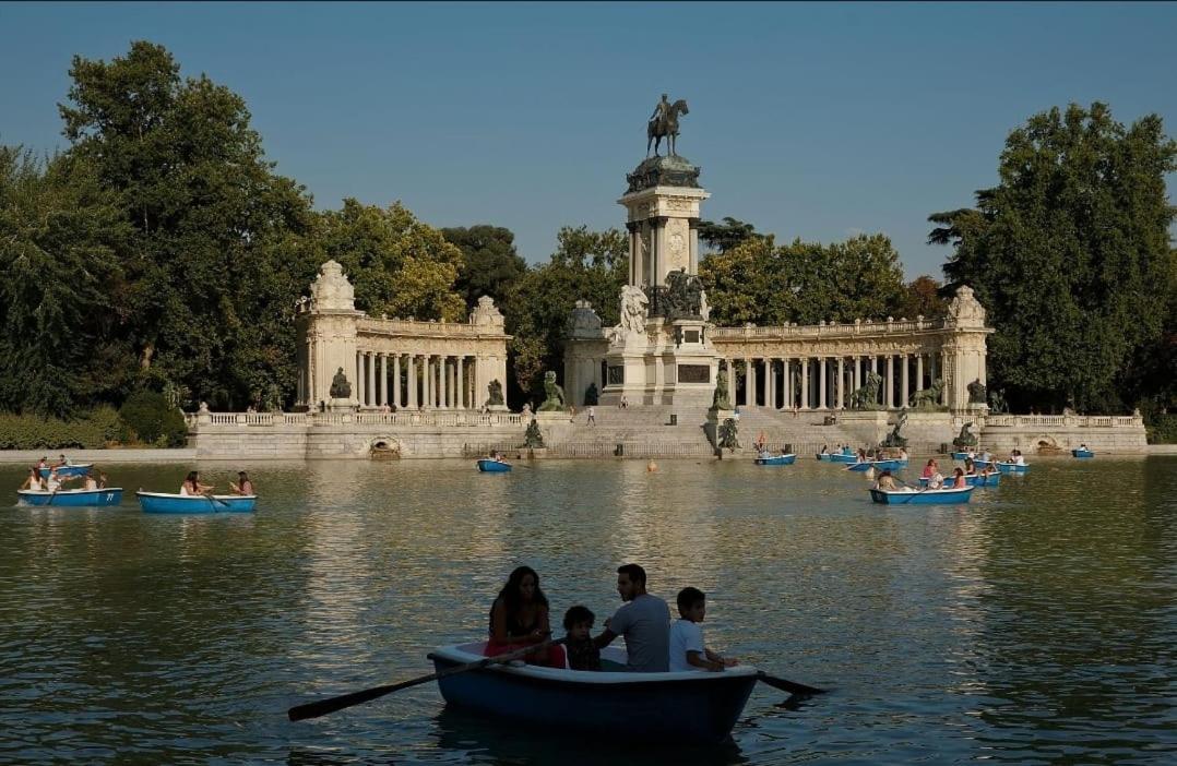Hostal Vara Μαδρίτη Εξωτερικό φωτογραφία