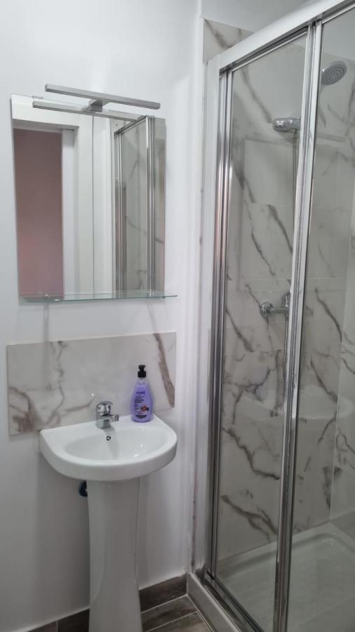 Hostal Vara Μαδρίτη Εξωτερικό φωτογραφία
