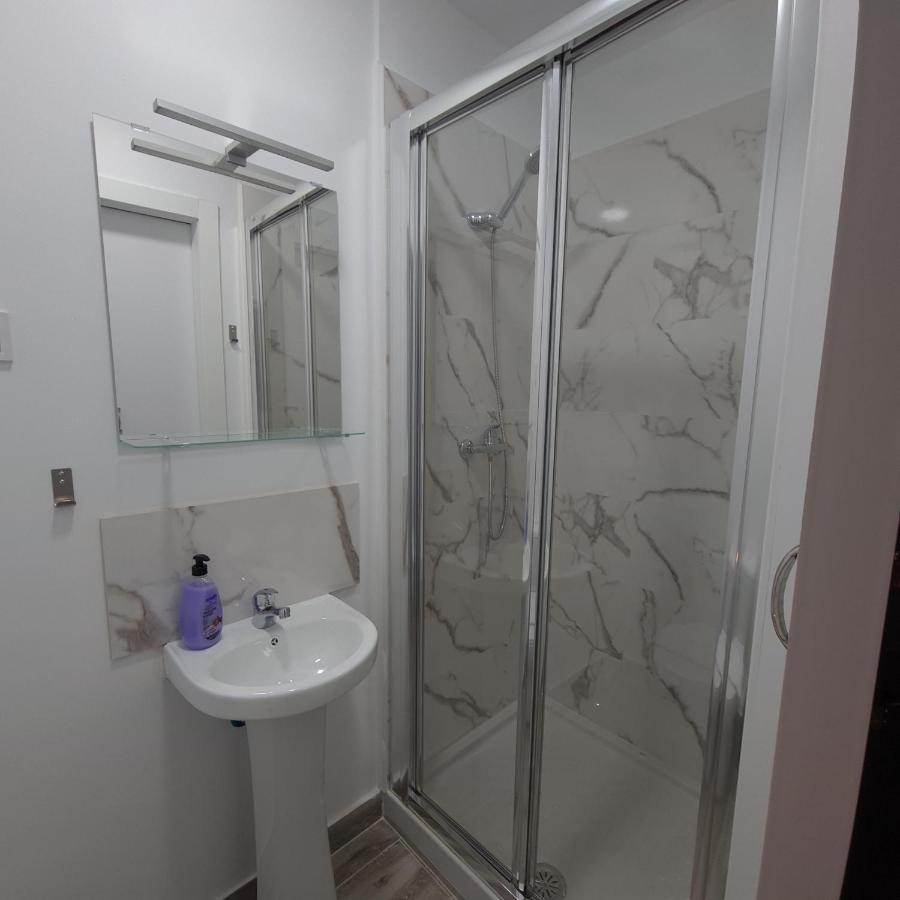 Hostal Vara Μαδρίτη Εξωτερικό φωτογραφία